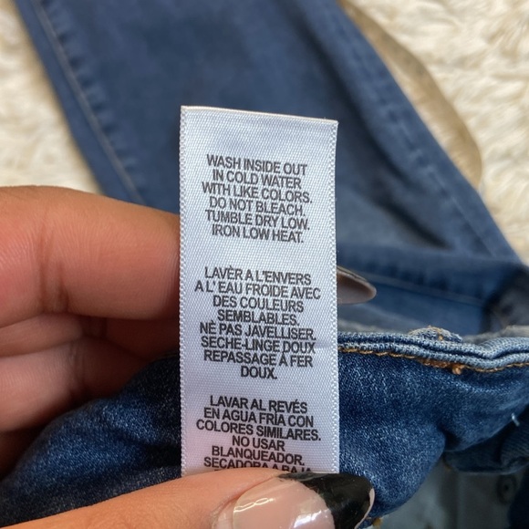 Good American Good Legs Stud Hem Skinny Jeans - Picture 11 of 13